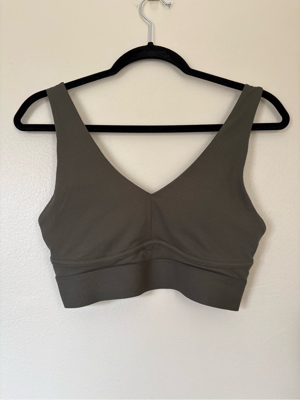 Fabletics All Day Every Day Bra Utility Green - Picture 2 of 13